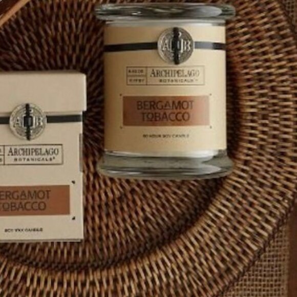 NIB Archipelago Botanicals Soy Bergamot Tobacco Hand-Poured Candle - Picture 7 of 8